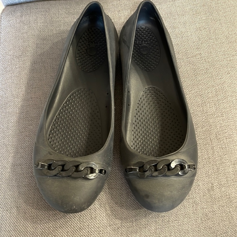 Crocs black flats